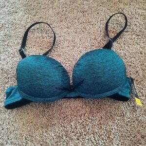 NWT Coobie 32 A Bra..  Padded Underwire, removable straps.